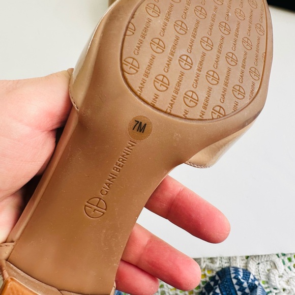 Giani Bernini patent Glossy Tan low Heels women size 7M super comfortable - Picture 6 of 6
